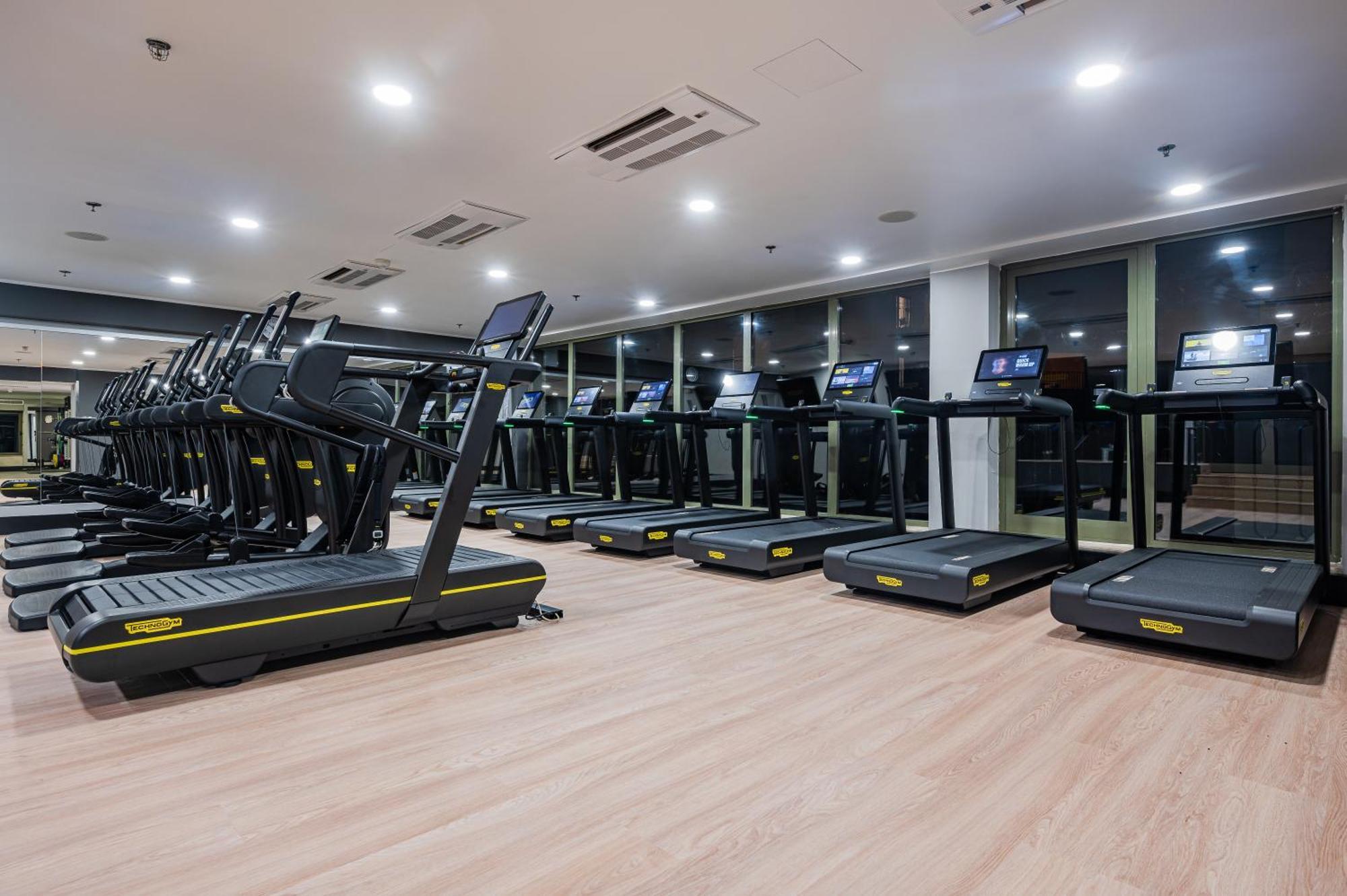 Hilton Malta Hotel St. Julian's Exterior foto The gym at the hotel