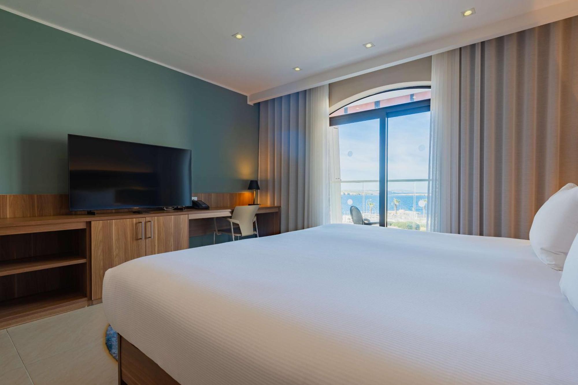 Hilton Malta Hotel St. Julian's Exterior foto